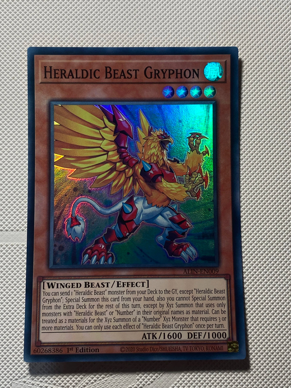 HERALDIC BEAST GRYPHON Super Rare