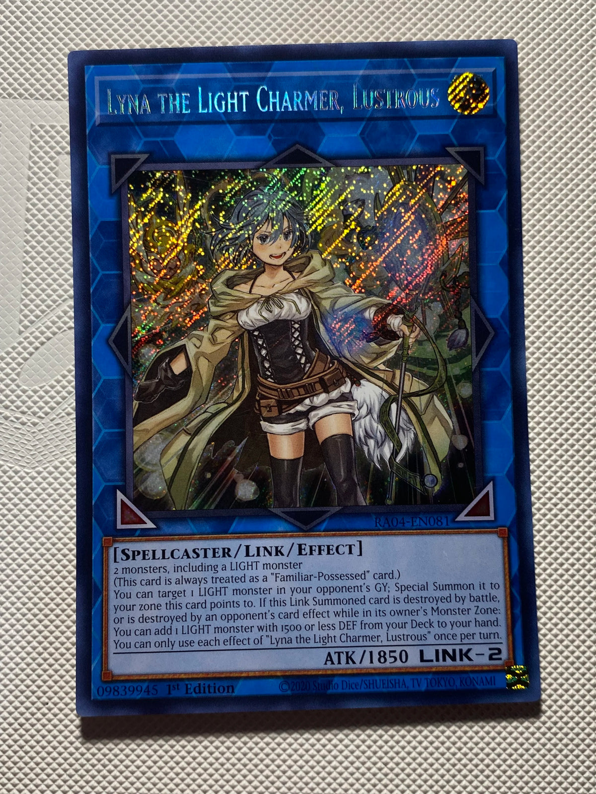 LYNA THE LIGHT CHARMER, LUSTROUS (AMERICAN PRINT) Secret Rare