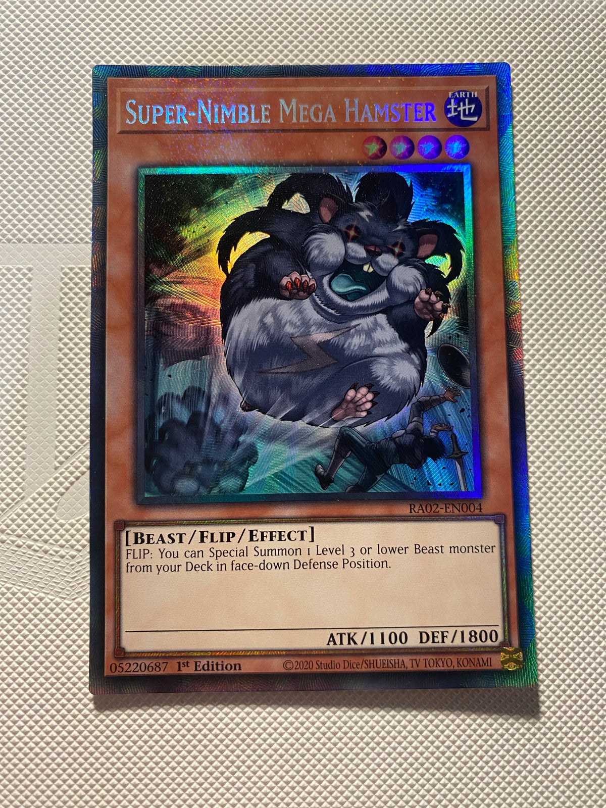 Super-nimble Mega Hamster Prismatic Collectors Rare Near Mint